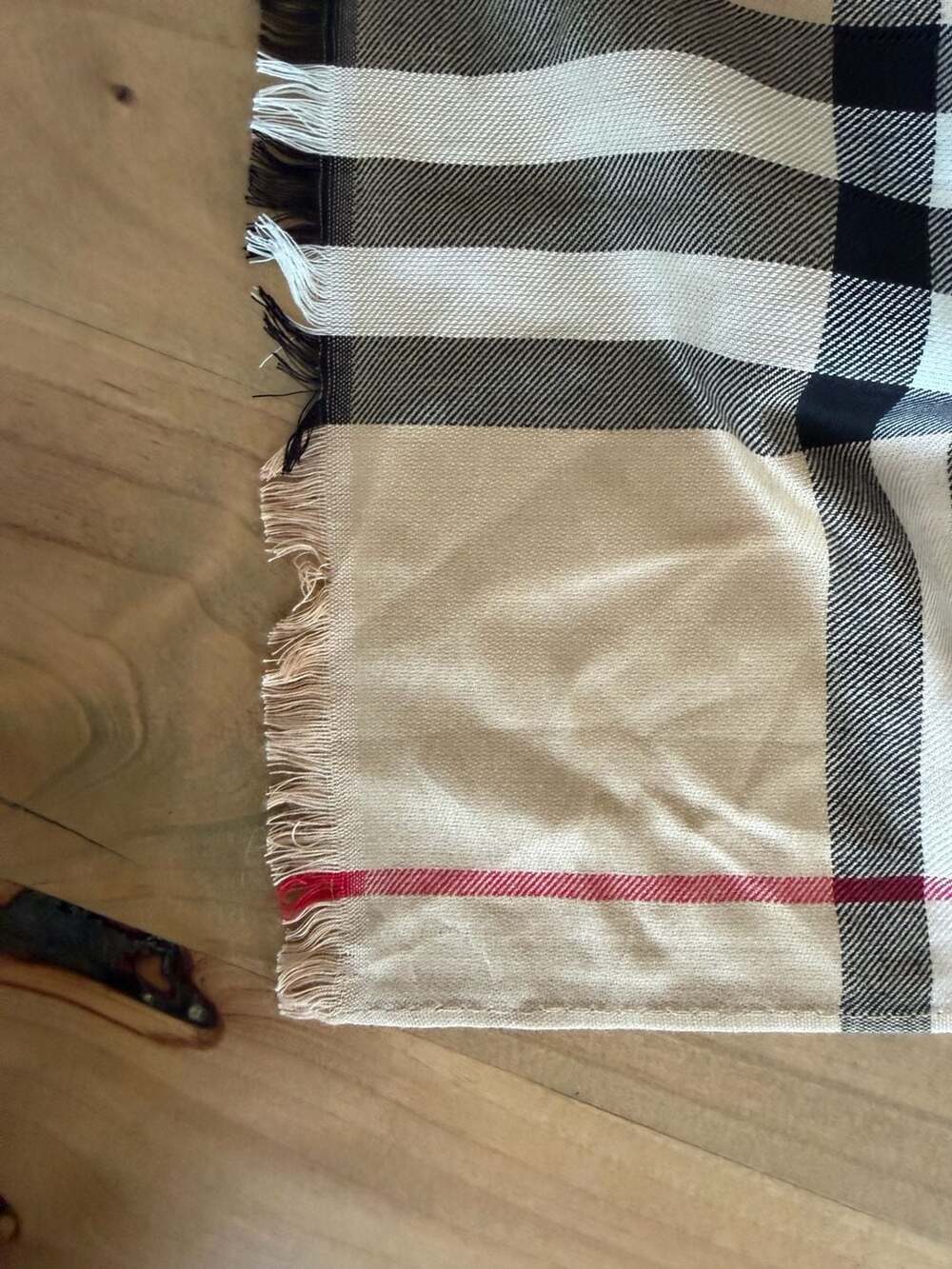 Burberry London 100% Cashmere Giant Check Scarf Made in England - Picture 9 of 16